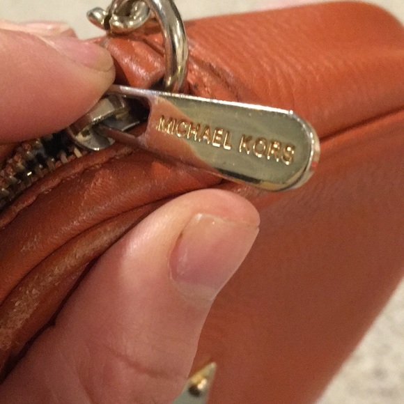 Micheal Kores purse - Picture 9 of 9